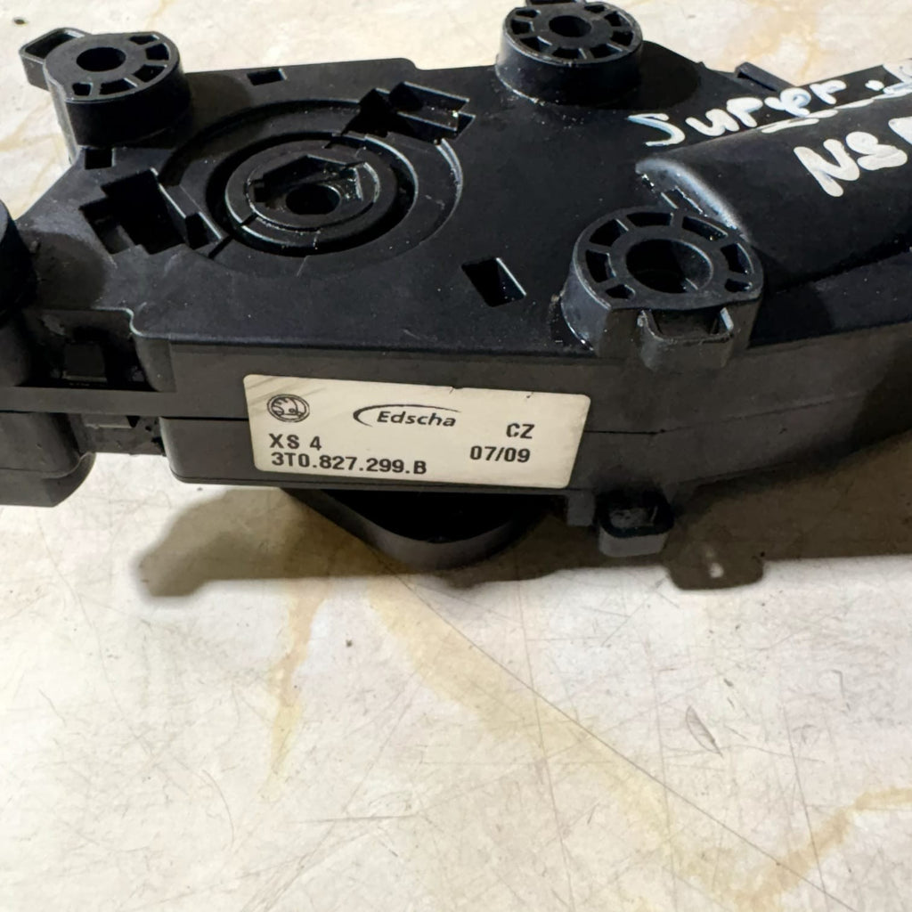 2009 SKODA SUPERB PASSENGER REAR BOOT LOCK 3T0827299B (36/99) NSR