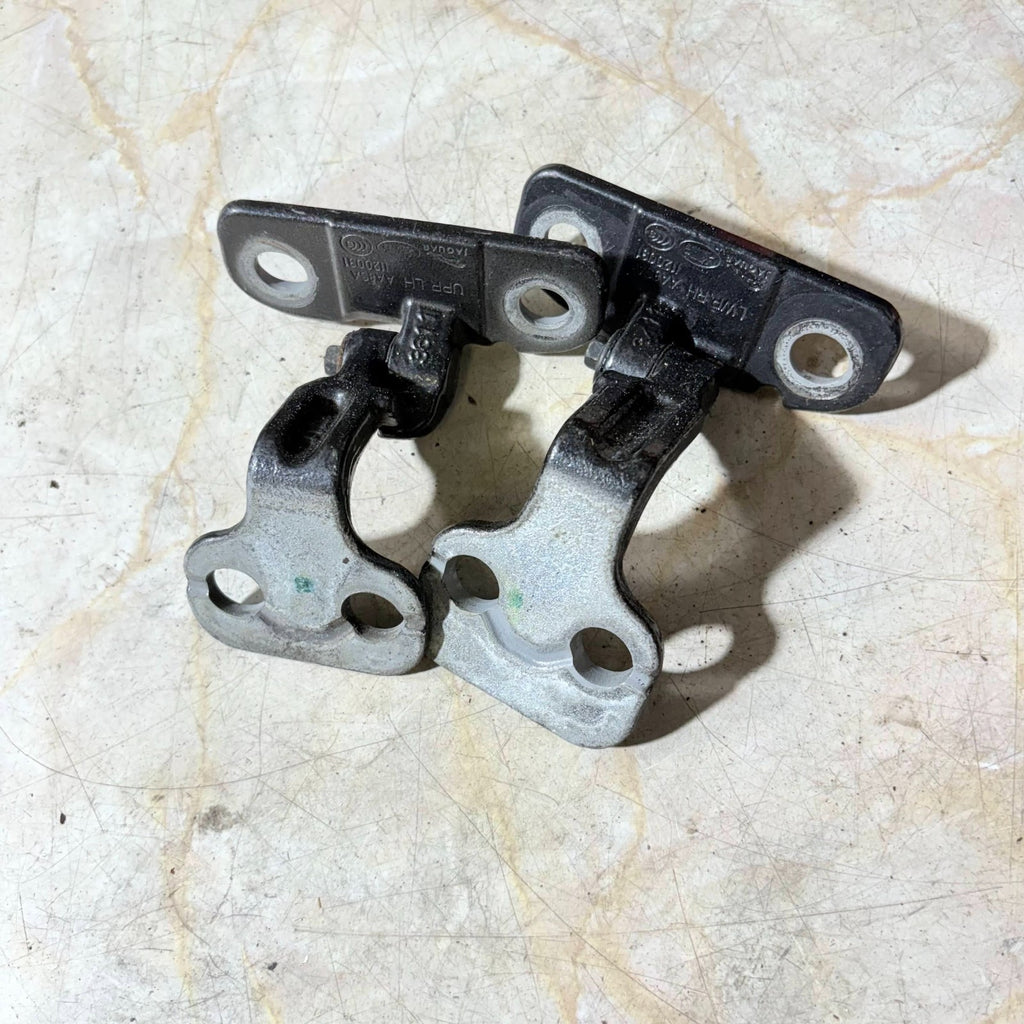 JAGUAR 2012 REAR RIGHT DOOR HINGE LOWER & FRONT LEFT HINGE UPPER AA8SA1120031