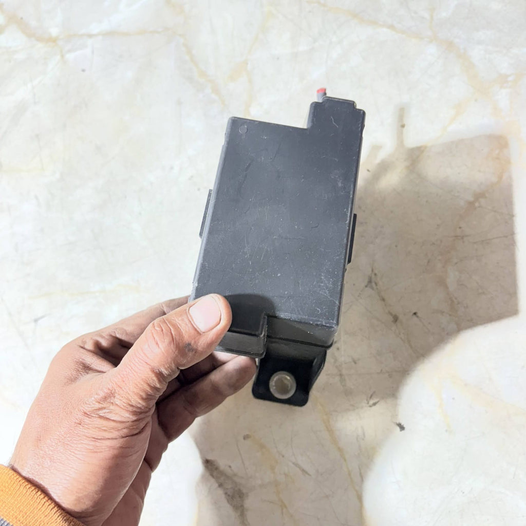 Fuse box Boot Relay box for Opel Meriva UK1275873-88 2007