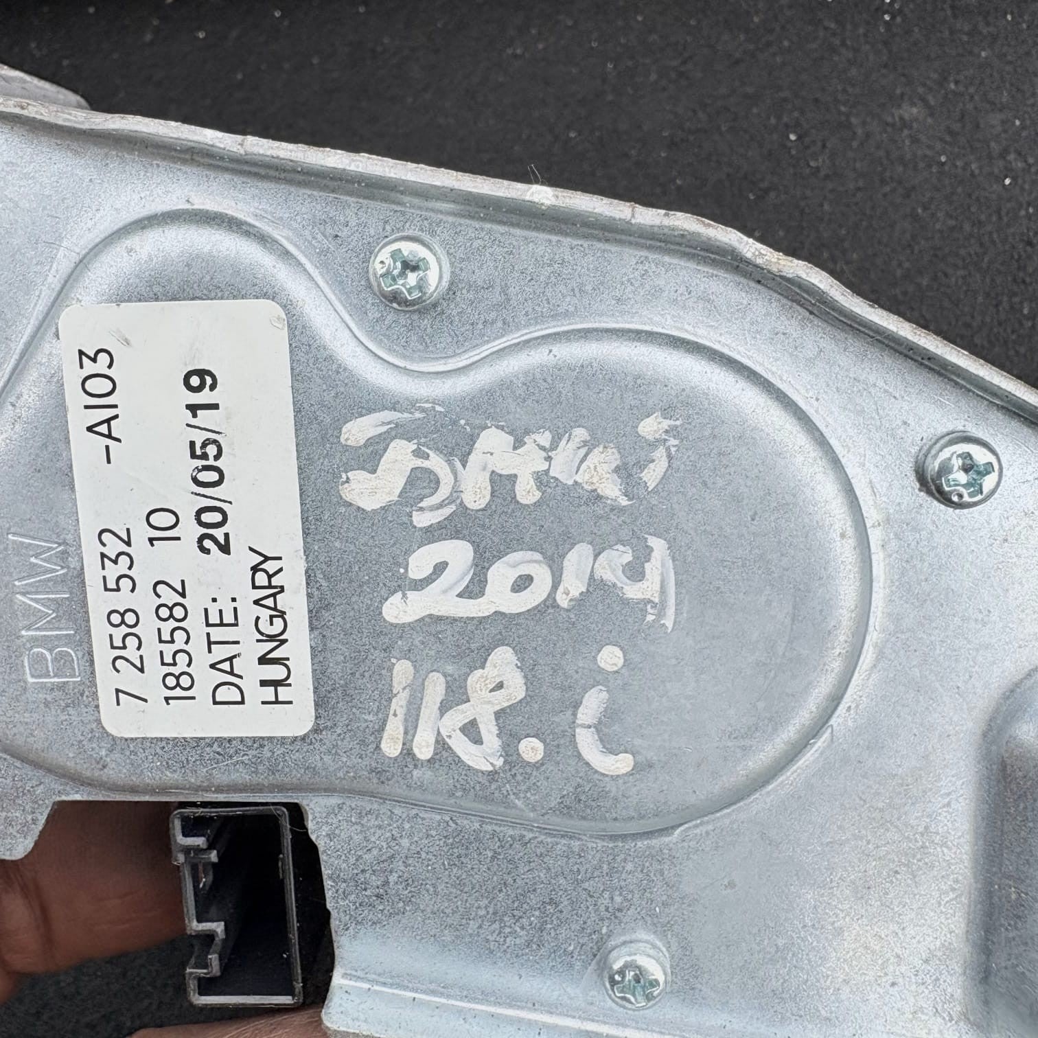 BMW 2019-2024 118i F40 REAR WINDSCREEN WIPER MOTOR 7258532