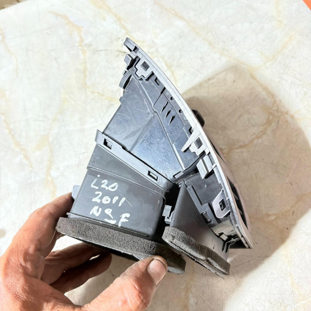 HYUNDAI I20 MK1 08-12 DASHBOARD AIR VENT NSF PASSENGER FRONT LEFT SIDE
