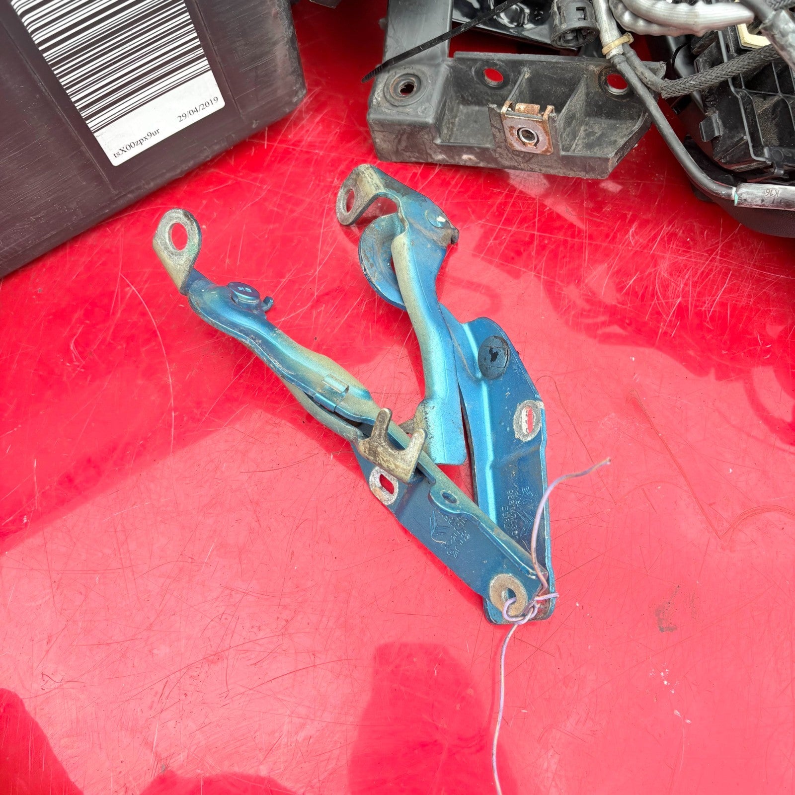 2007-2013 CITROEN C3 PICASSO BONNET HINGES (PAIR) IN BLUE 9681470380