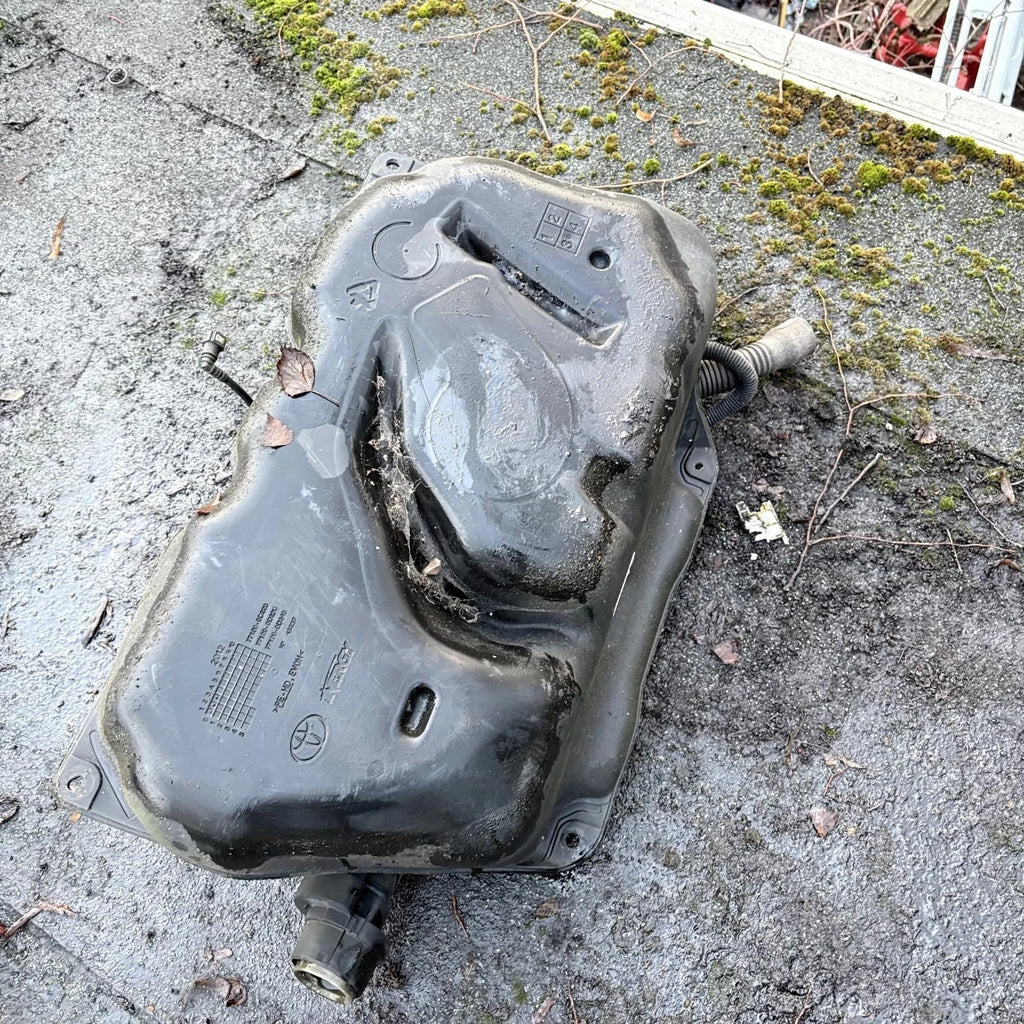 TOYOTA YARIS FUEL TANK & FILLER NECK PIPE 77100-0D220