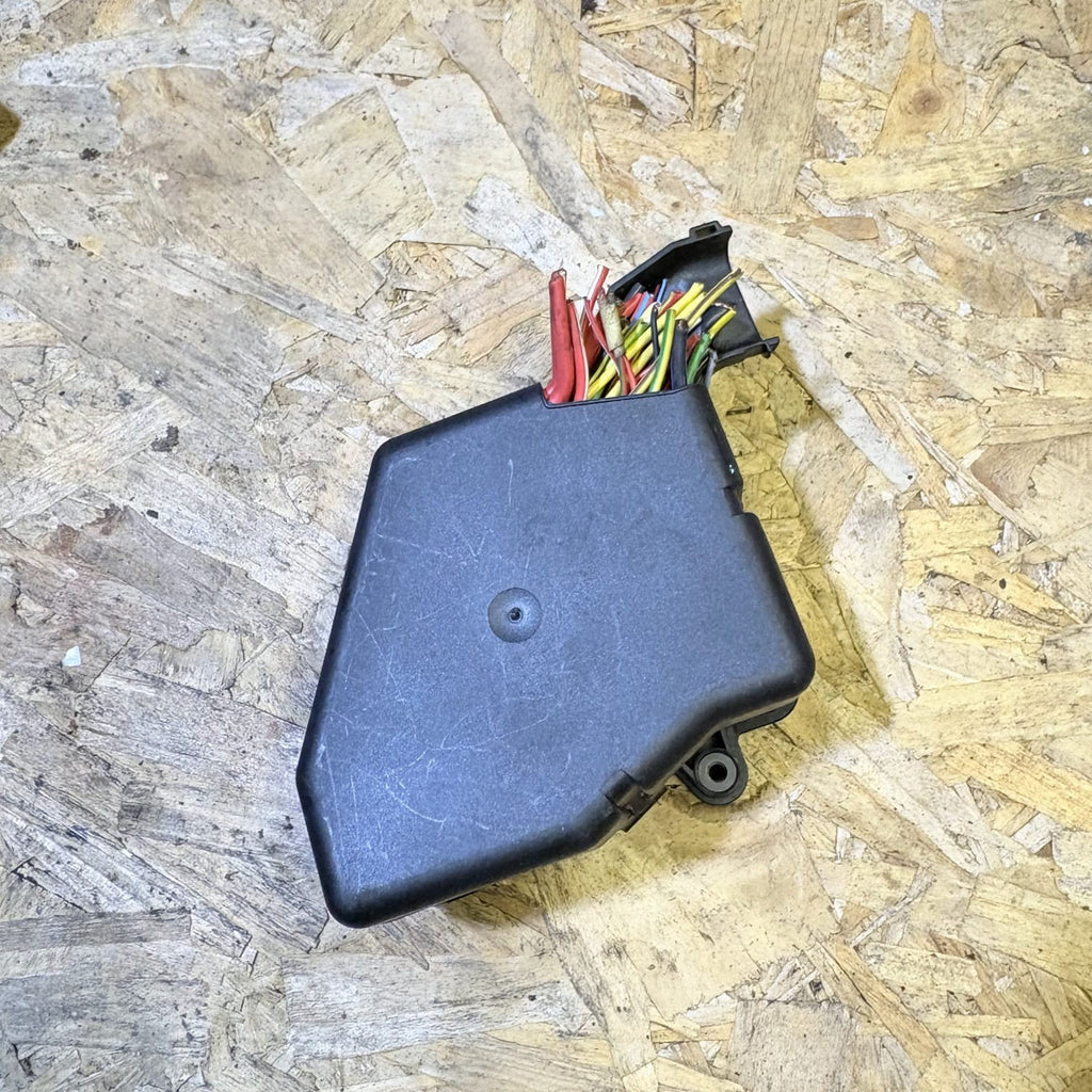 Audi A4 B5 8D2 1.9 TDI AFN/AVG Fuse Box Relay Panel 1995-2000 UK857764-68