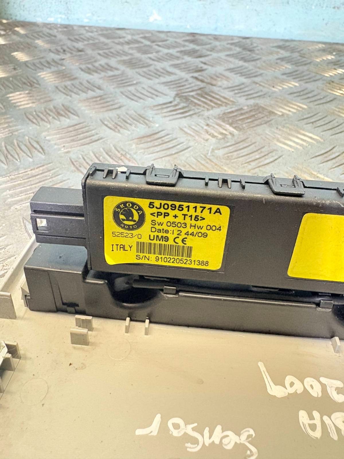 SKODA FABIA 2009 Ultrasound Sensor MK2 5J0951171A