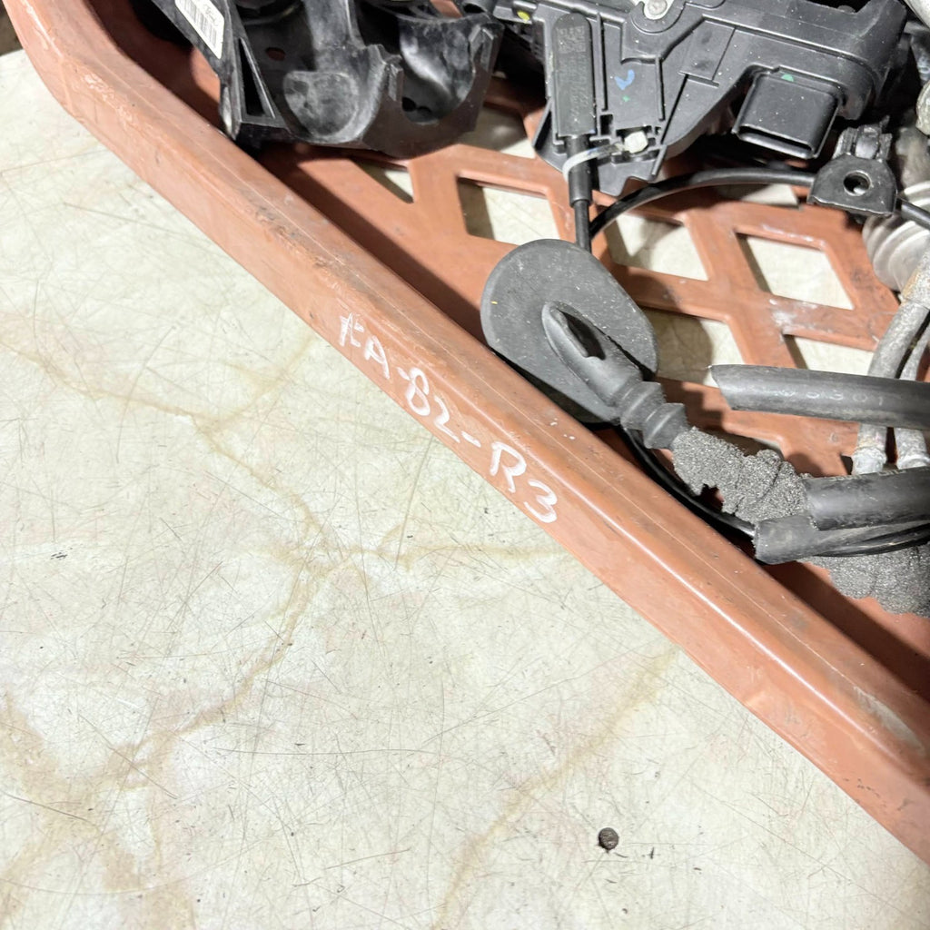FORD FOCUS BONNET HINGE COVER MK3 FRONT RIGHT BM51A02476AE
