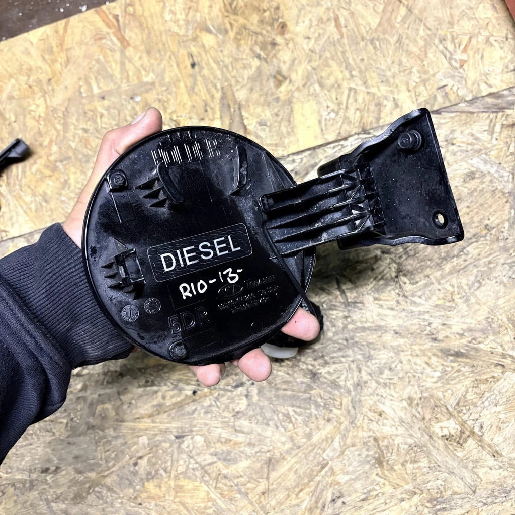 Kia Rio 2012-2017 5dr Hatchback Fuel Filler Flap Tank Door 69510-1W200