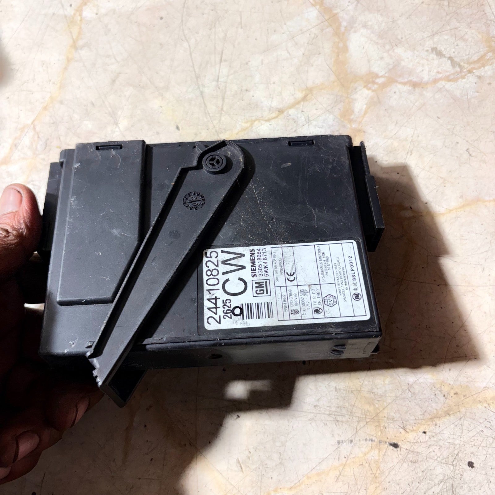 OPELCOMBO MK2 BCM BODY CONTROL MODULE 24410825 2001-2011