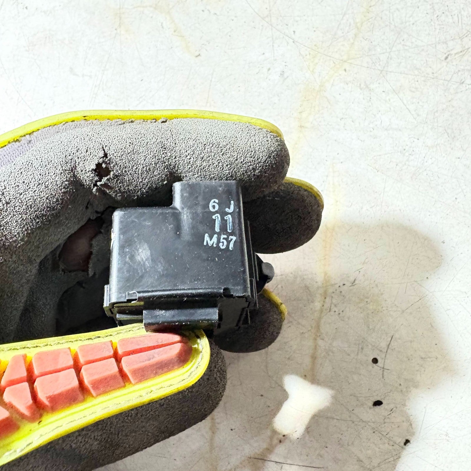 TOYOTA AVENSIS Relay 8665013010