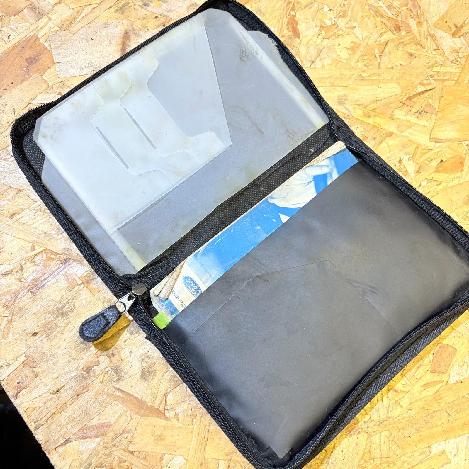 FORD DOCUMENT WALLET ZIP FOLDER