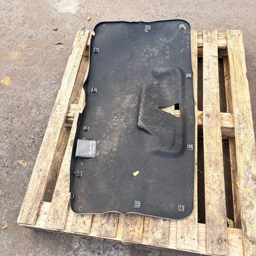 2002-2004 Audi A6 Boot Lid Trim