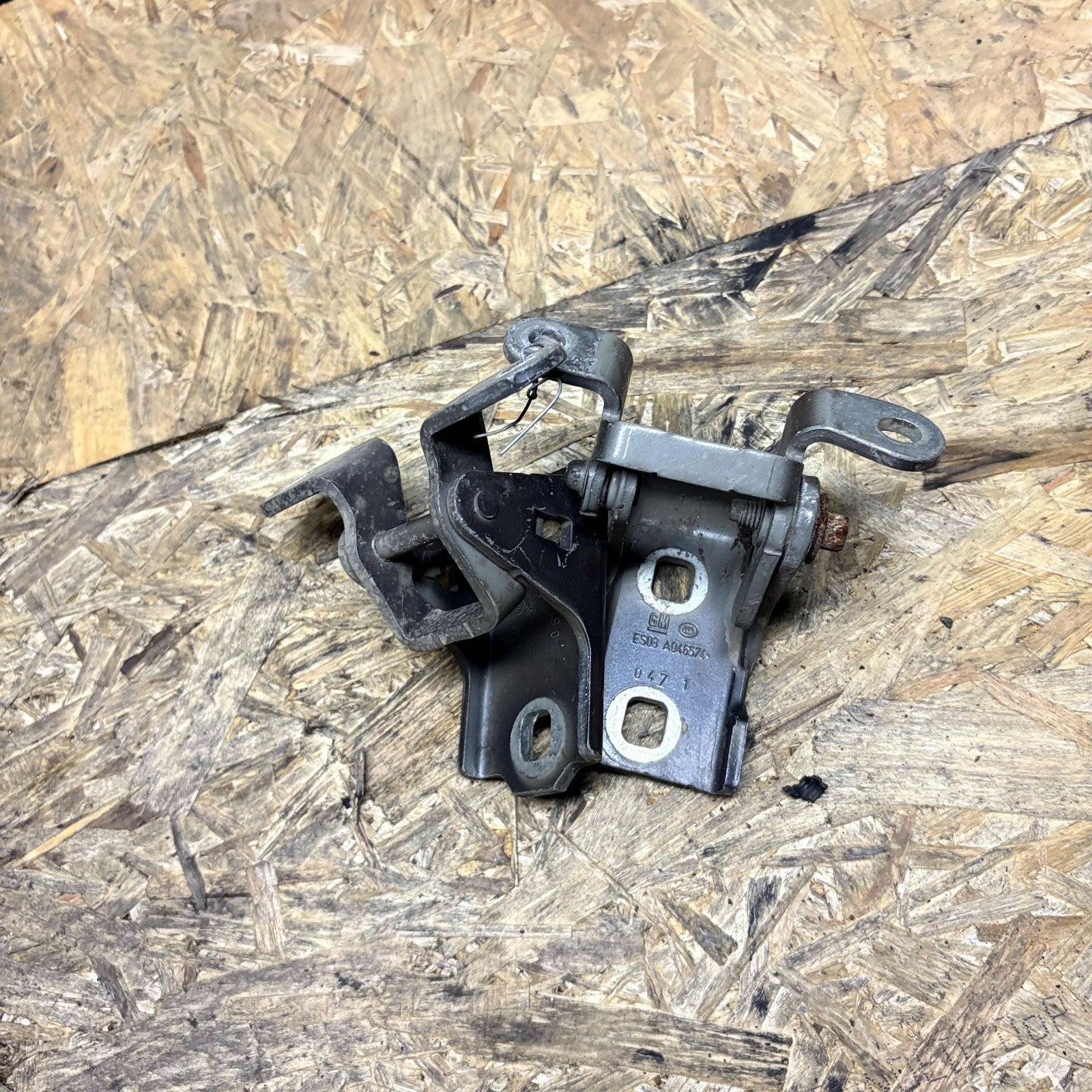 Vauxhall/Opel Insignia 2008-2016 Front Left Door Hinge Pair ES03A046574