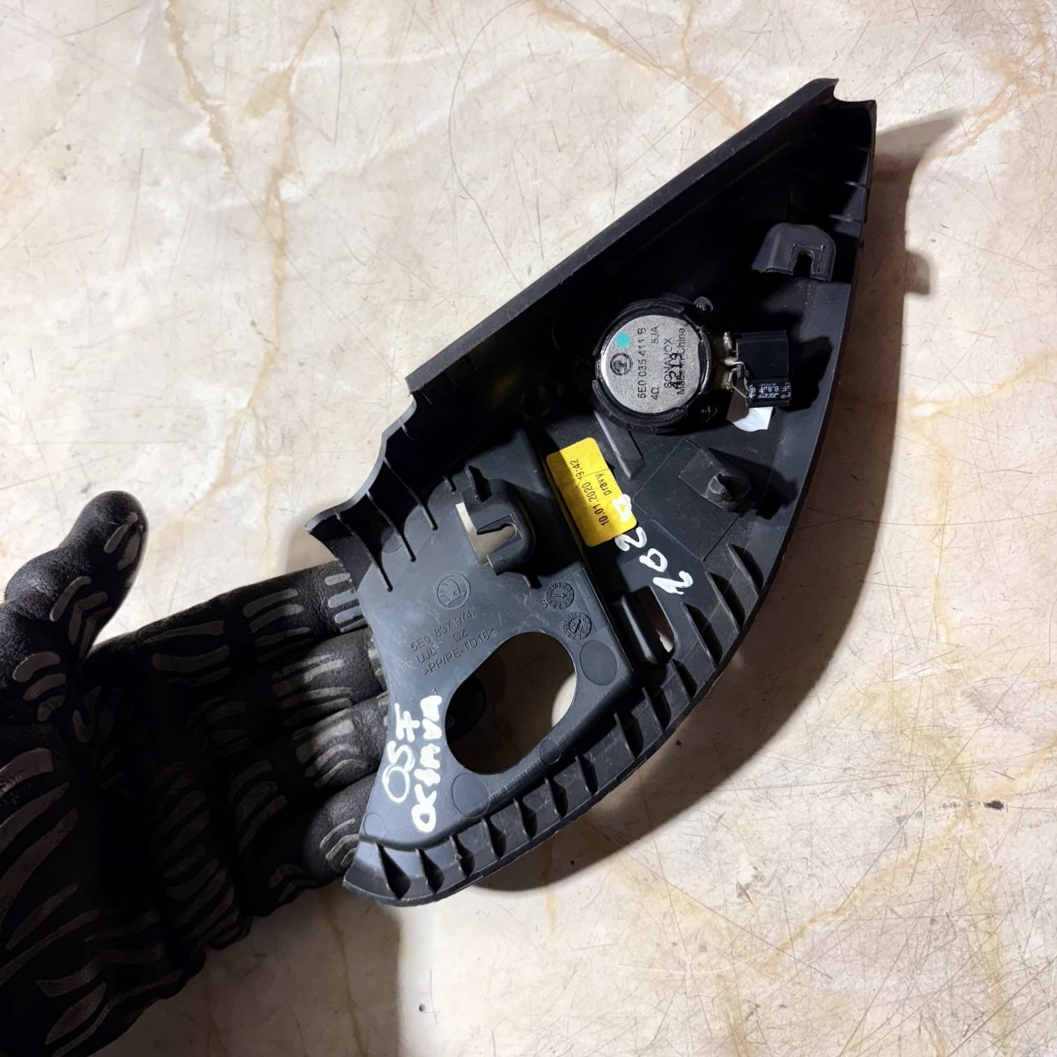 SKODA OCTAVIA DRIVER FRONT SIDE TWEETER SPEAKER 5E0837974 2020