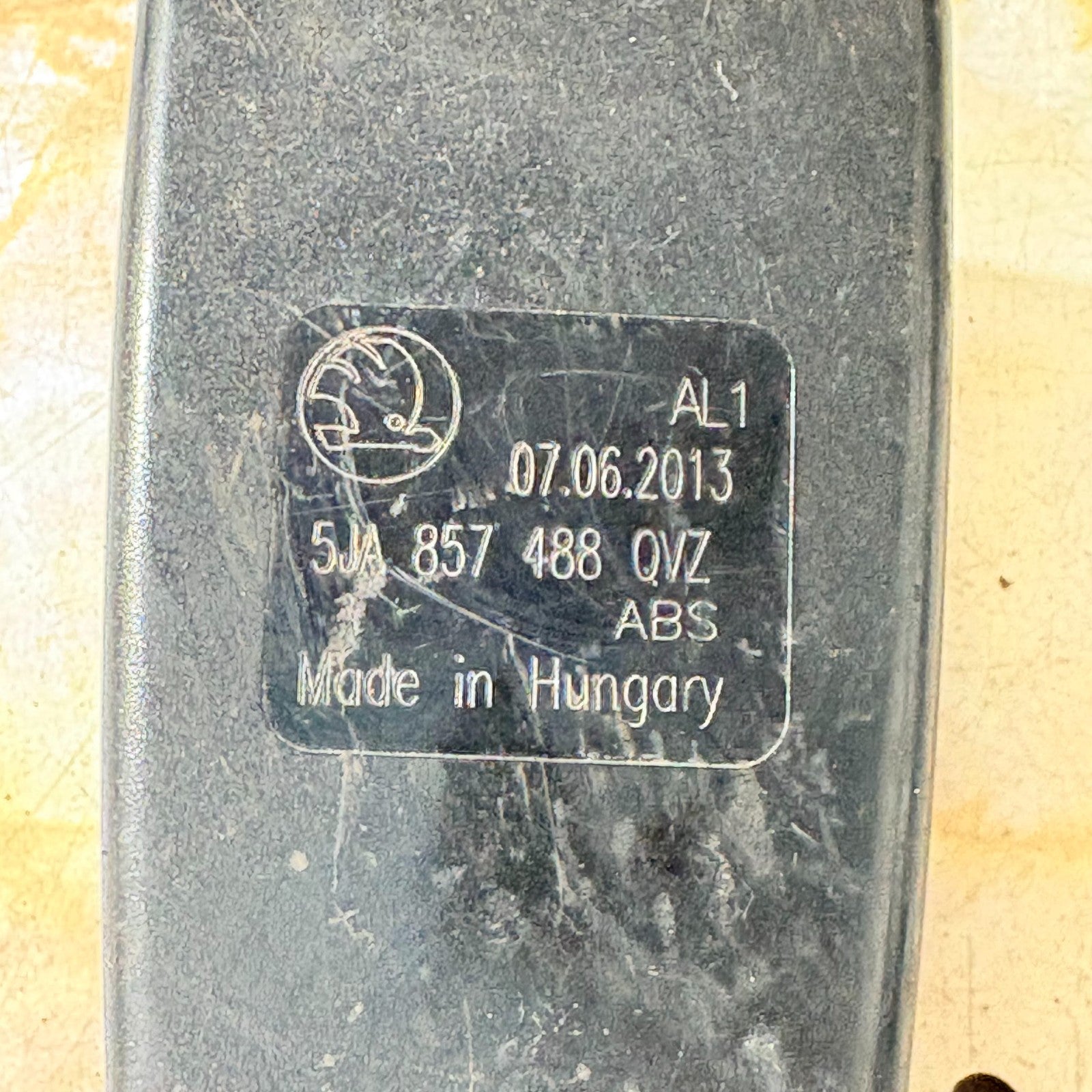 Skoda Rapid NH 2013-2022 Rear Centre Seat Belt Buckle 5JA857488QVZ