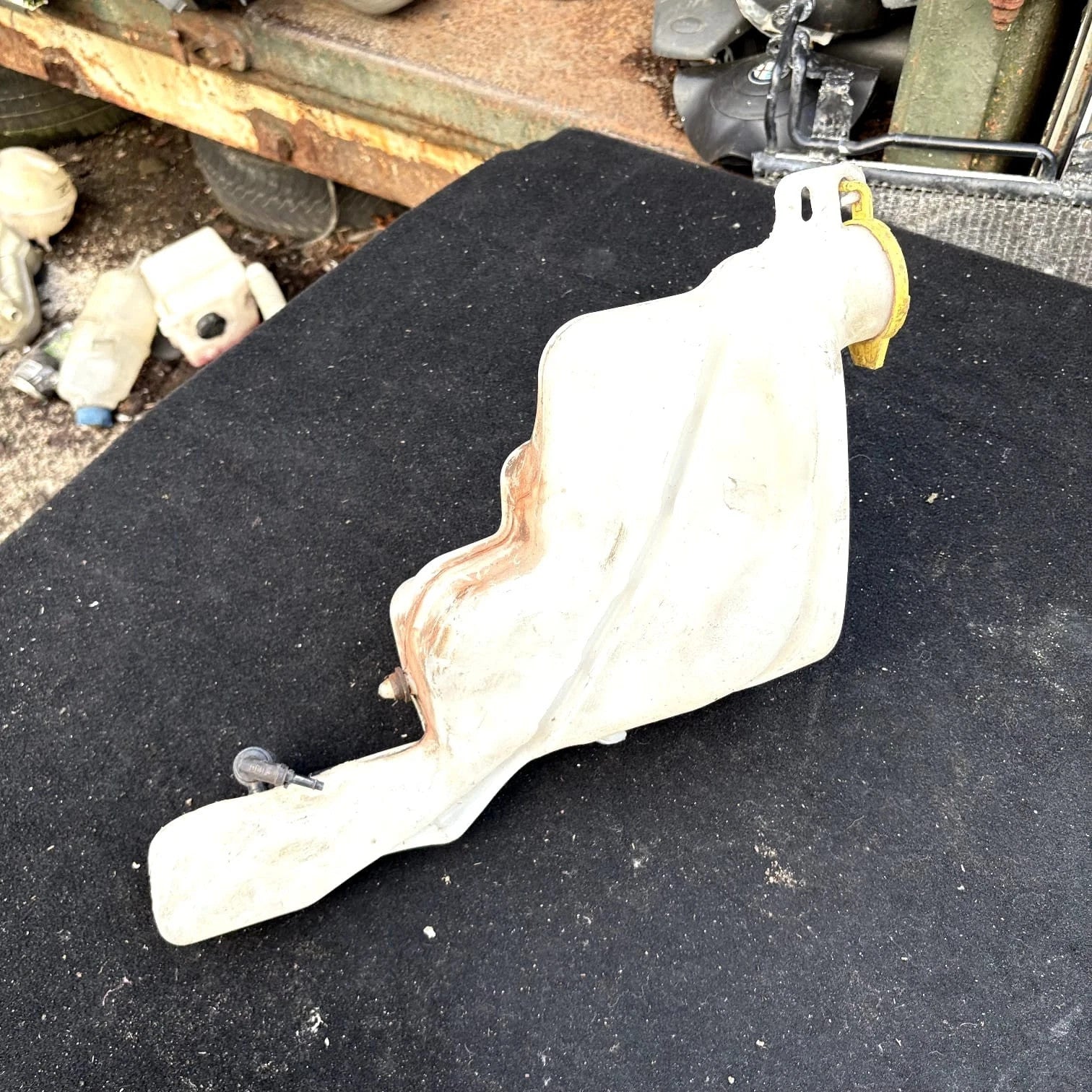JEEP COMPASS MK1 MK49 2006 WINDSCEEN WASHER TANK BOTTLE WITH PUMP