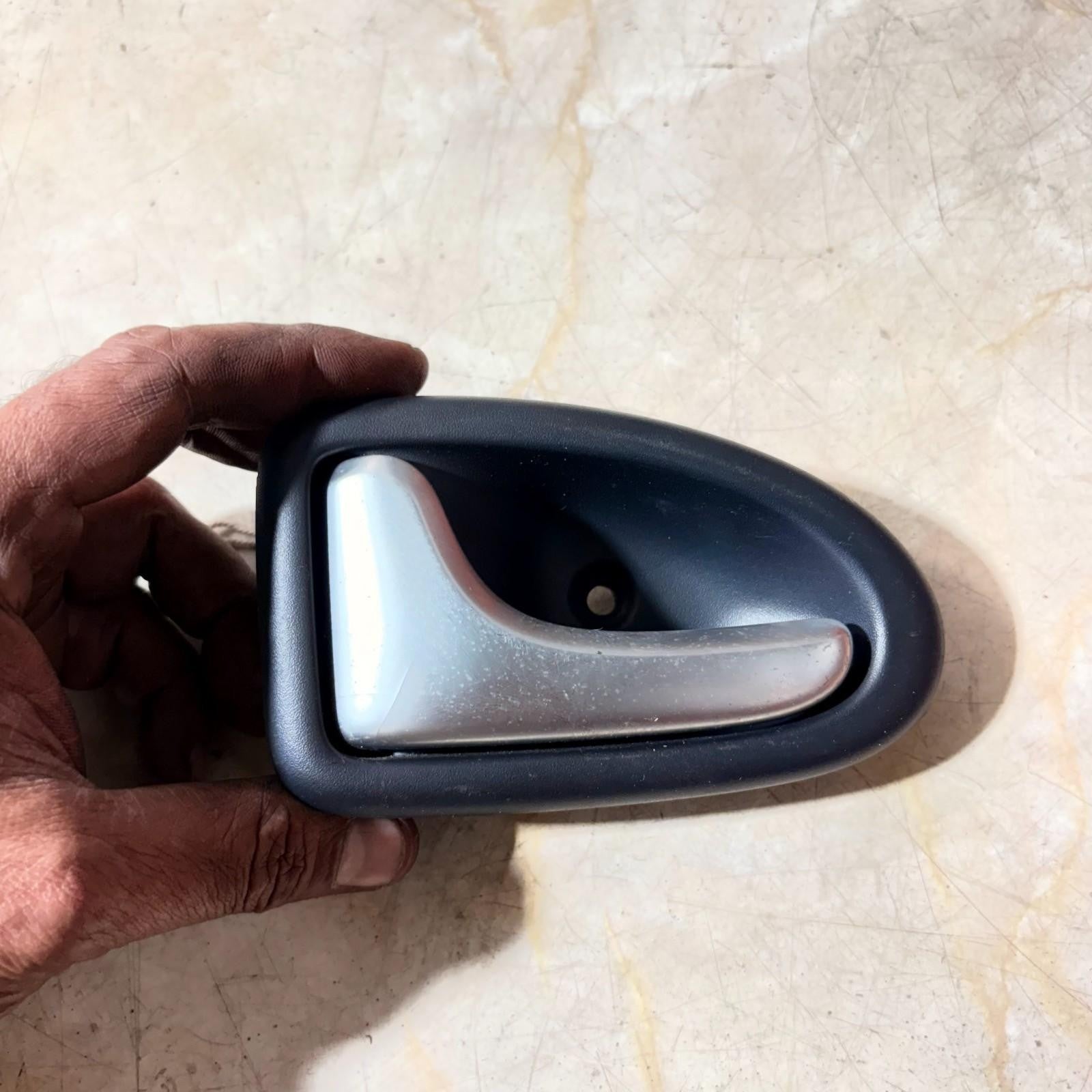 RENAULT CLIO MK2 FRONT LEFT INTERIOR DOOR HANDLE N/S PASSENGER SIDE 8200028994