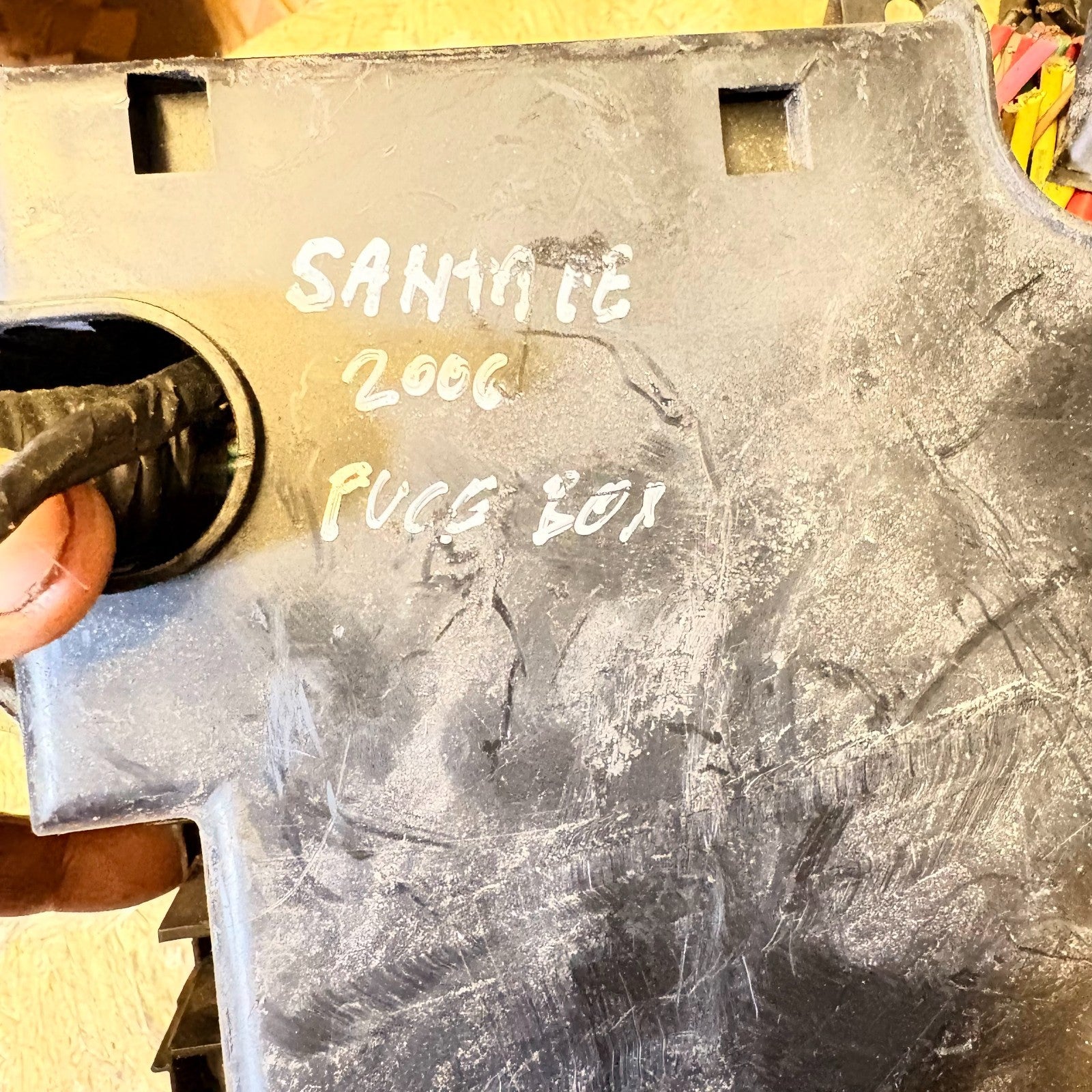 HYUNDAI SANTA FE 2006-2012 FUSEBOX