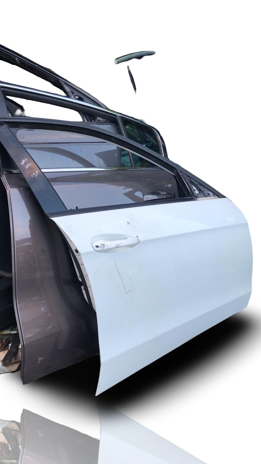 MERCEDES E CLASS ESTATE W212 FRONT RIGHT DOOR DRIVER SIDE WHITE 13-16 SCRATCHED