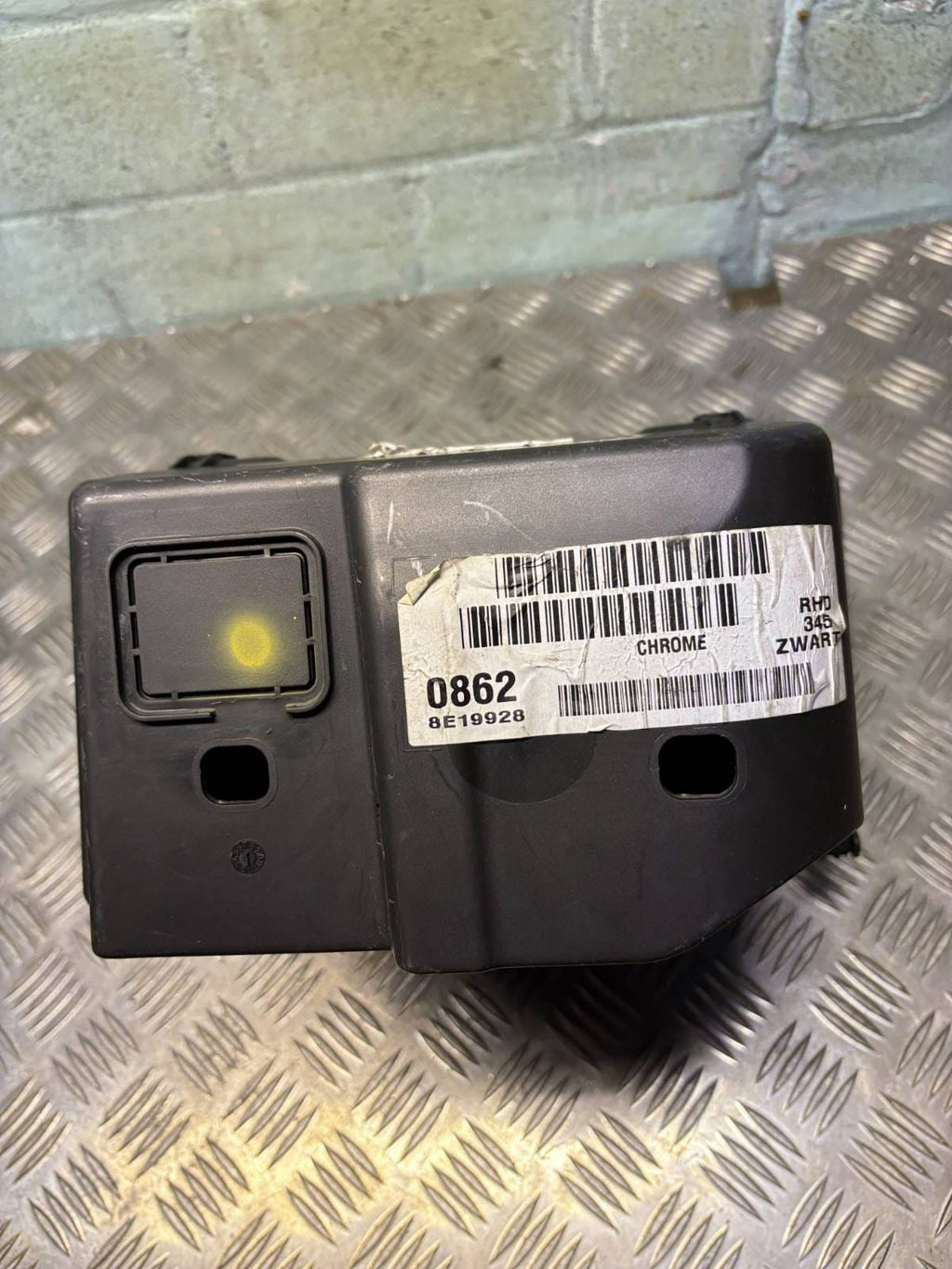 FORD MONDEO MK4 2008 GLOVE BOX (PASSENGER SIDE) 7S71-A06010