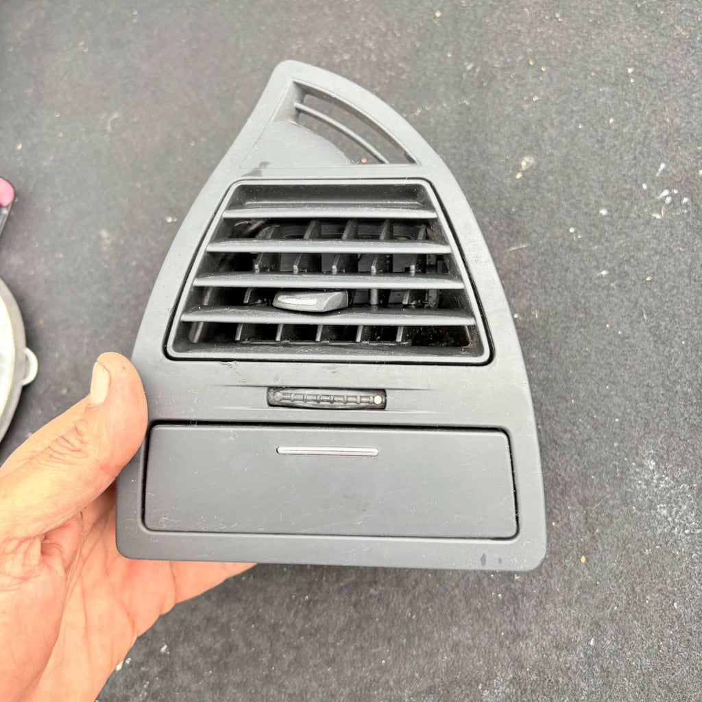 Citroen C4 Mk1 2004-2010 Left Passenger Dash Air Vent Storage 9646338077