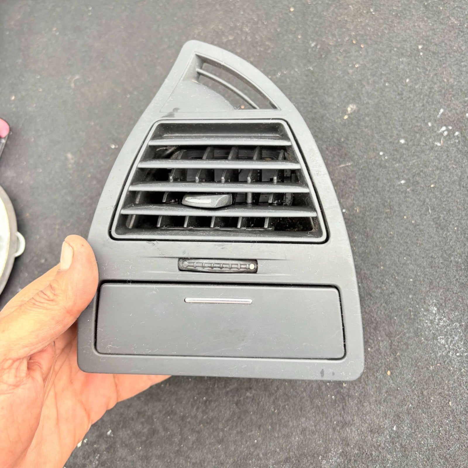 Citroen C4 Mk1 2004-2010 Left Passenger Dash Air Vent Storage 9646338077