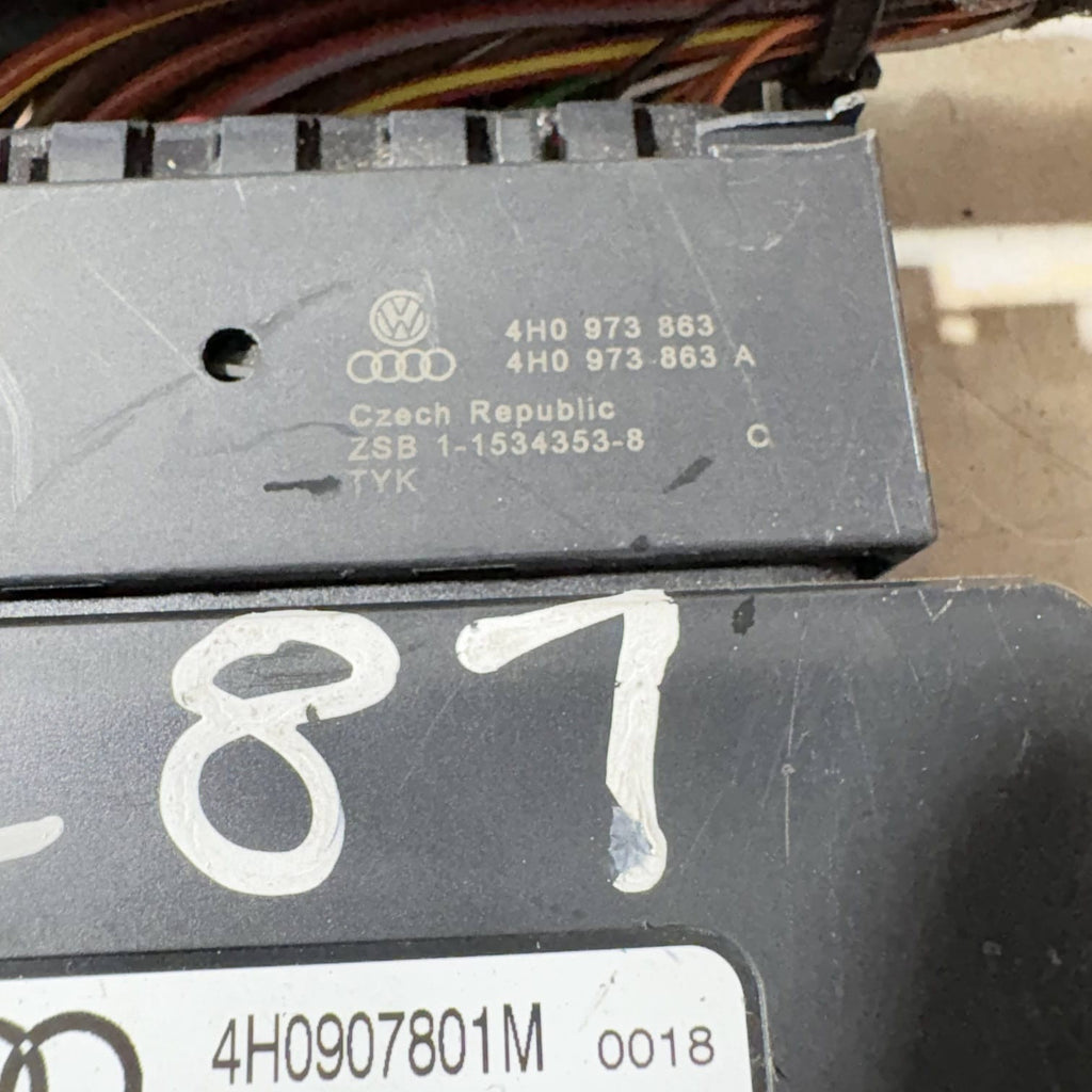 AUDI A6 4G2, C7, 4GC Handbrake Control Unit 4H0907801M 3.0 Diesel 235kw 30744112