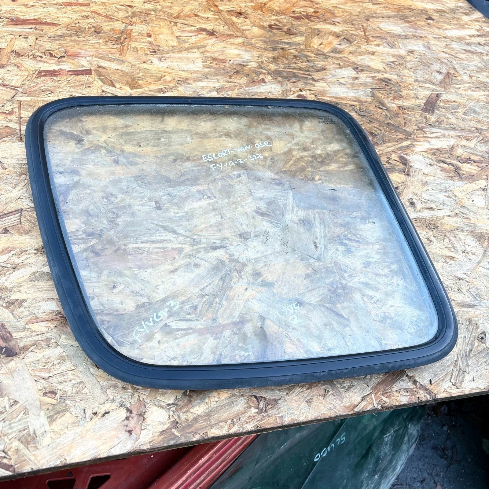 Ford Escort Mk4/Mk5 Rear Right Side Quarter Window Glass Ford ()