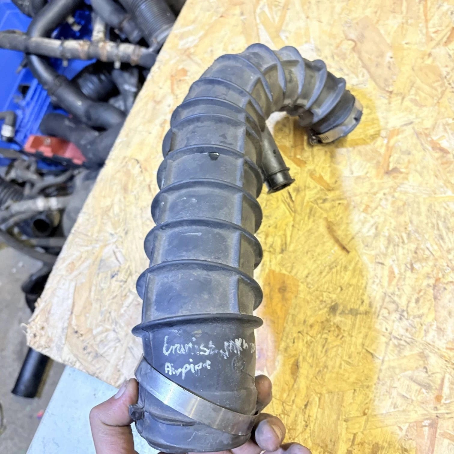 AIR INTAKE HOSE PIPE FOR FORD TRANSIT 2000-2006