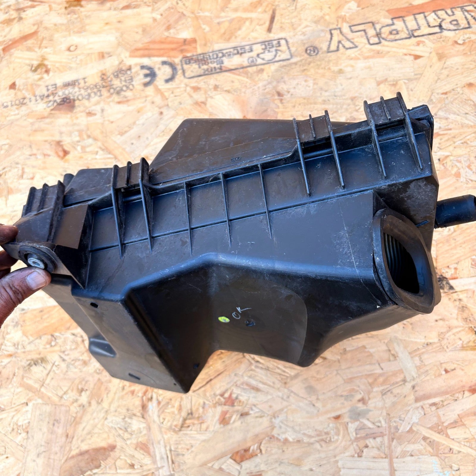 Volkswagen New Beetle 1997-2005 Air Filter Housing Box Airbox Intake (3 Door)