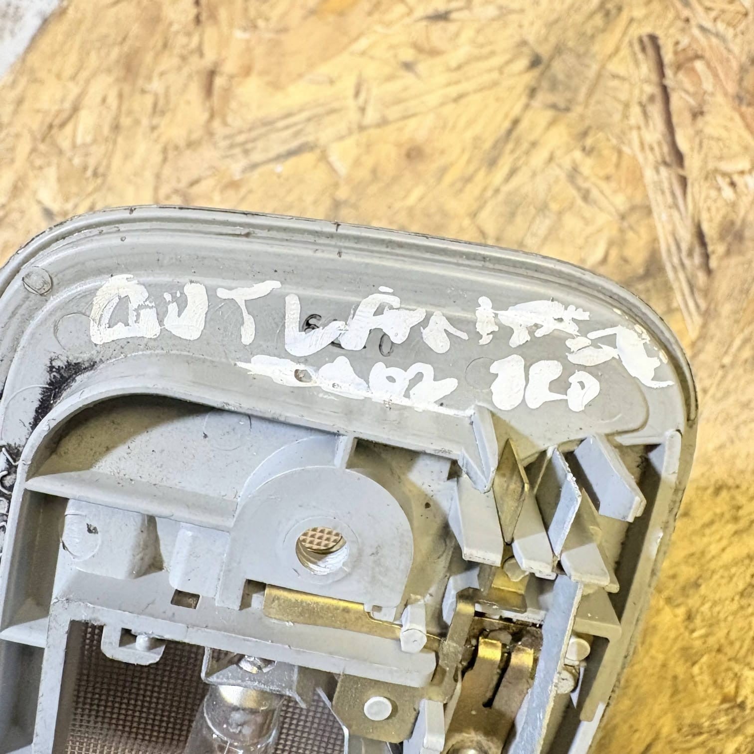 Mitsubishi Lancer 2008 Rear Middle Interior Light MR190205