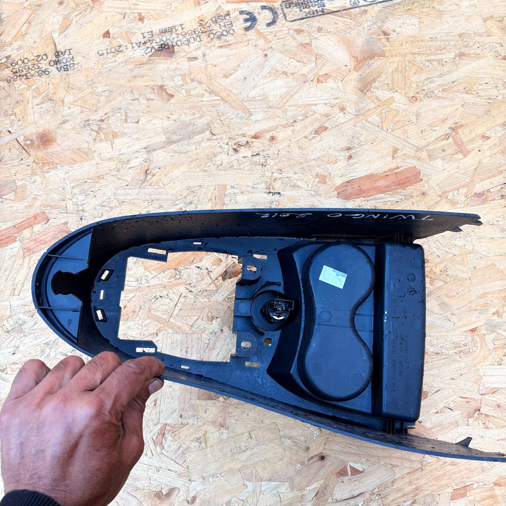 RENAULT TWINGO 2011-2018 MANUAL GEARSTICK SURROUND TRIM & 12V SOCKET 8200455794