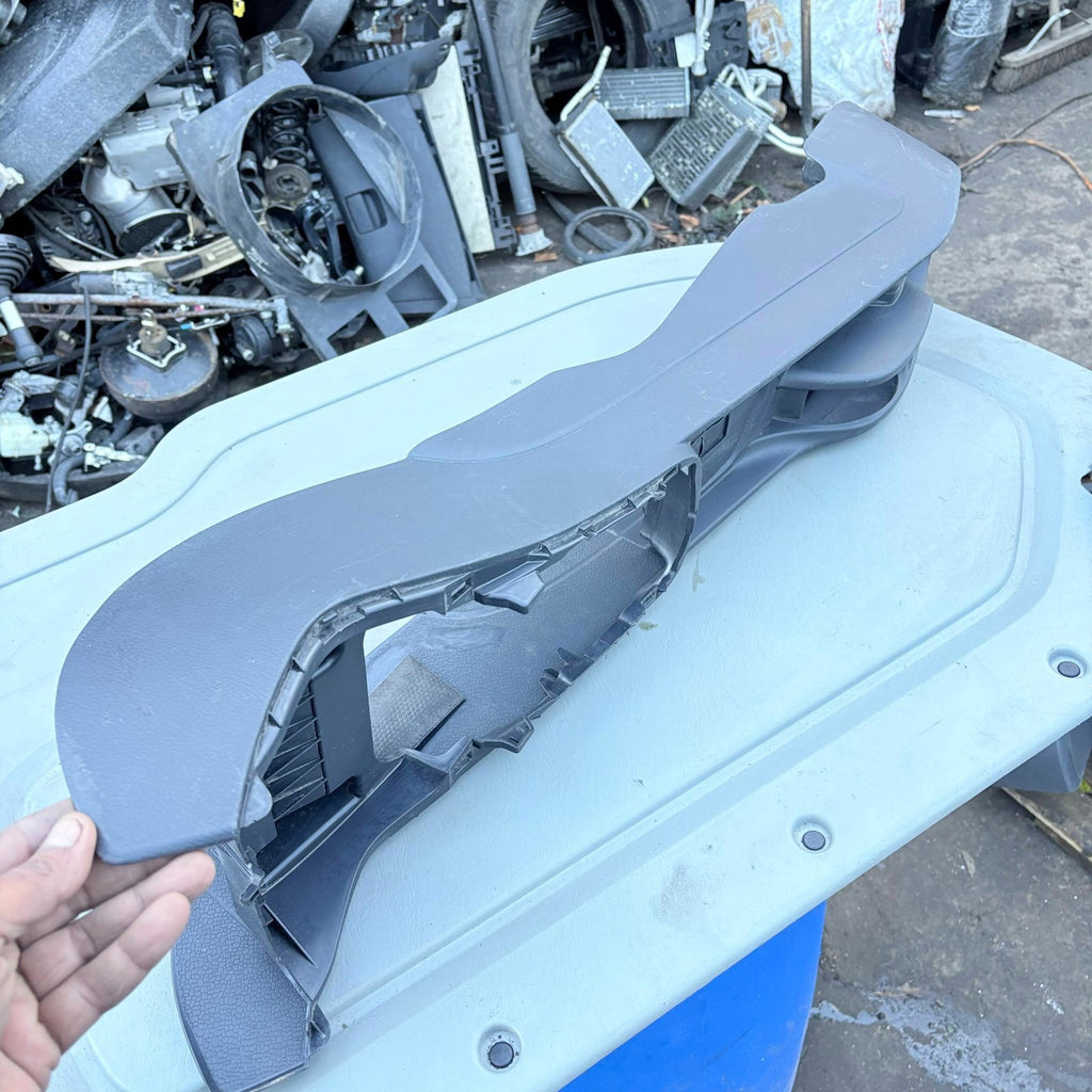 TOYOTA YARIS MK3 XP130 2011-2019 CENTRE CONSOLE CUP HOLDER 589100D290