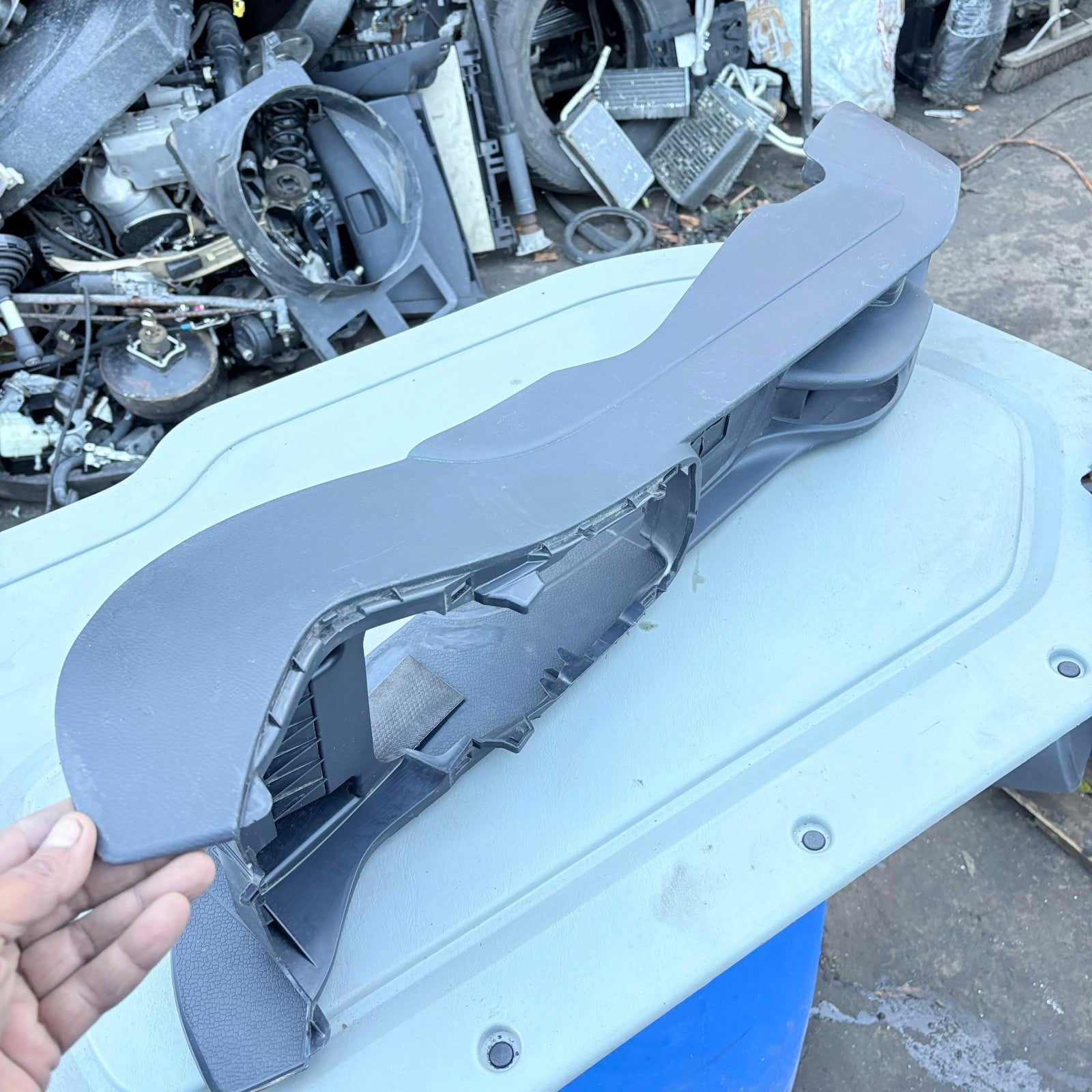 TOYOTA YARIS MK3 XP130 2011-2019 CENTRE CONSOLE CUP HOLDER 589100D290