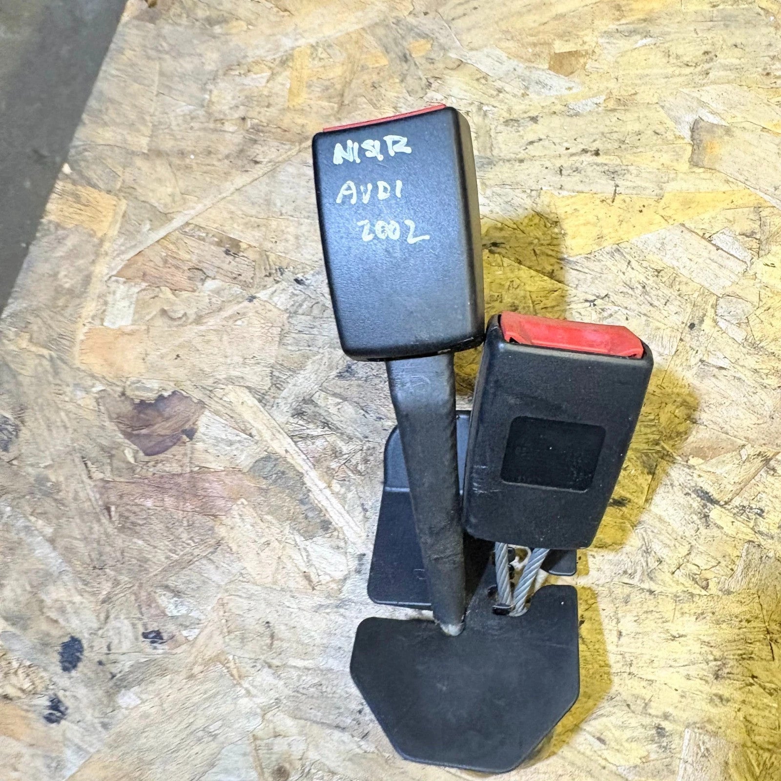Audi A4 S4 RS4 B6/B7 Rear Left Twin Seat Belt Buckle 8E0857739E 2002-2008