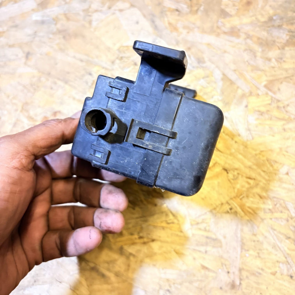 0K53A67BX1 Kia Sorento Carnival MK1 Engine Bay Main Fuse Relay Box Module OEM