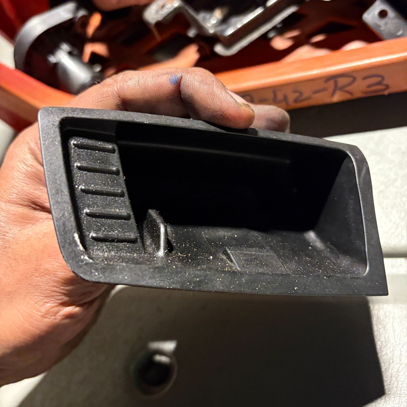 BMW 1 & 3 Series E81 E82 E87 E88 E90 E91 E92 E93 Front Console Ashtray 2005