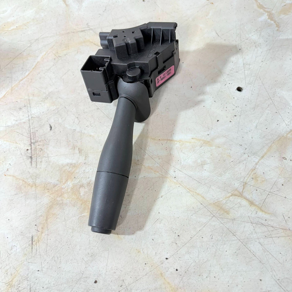 FORD INDICATOR STALK SWITCH WITH TRIP BUTTON 1X43-13335-AF
