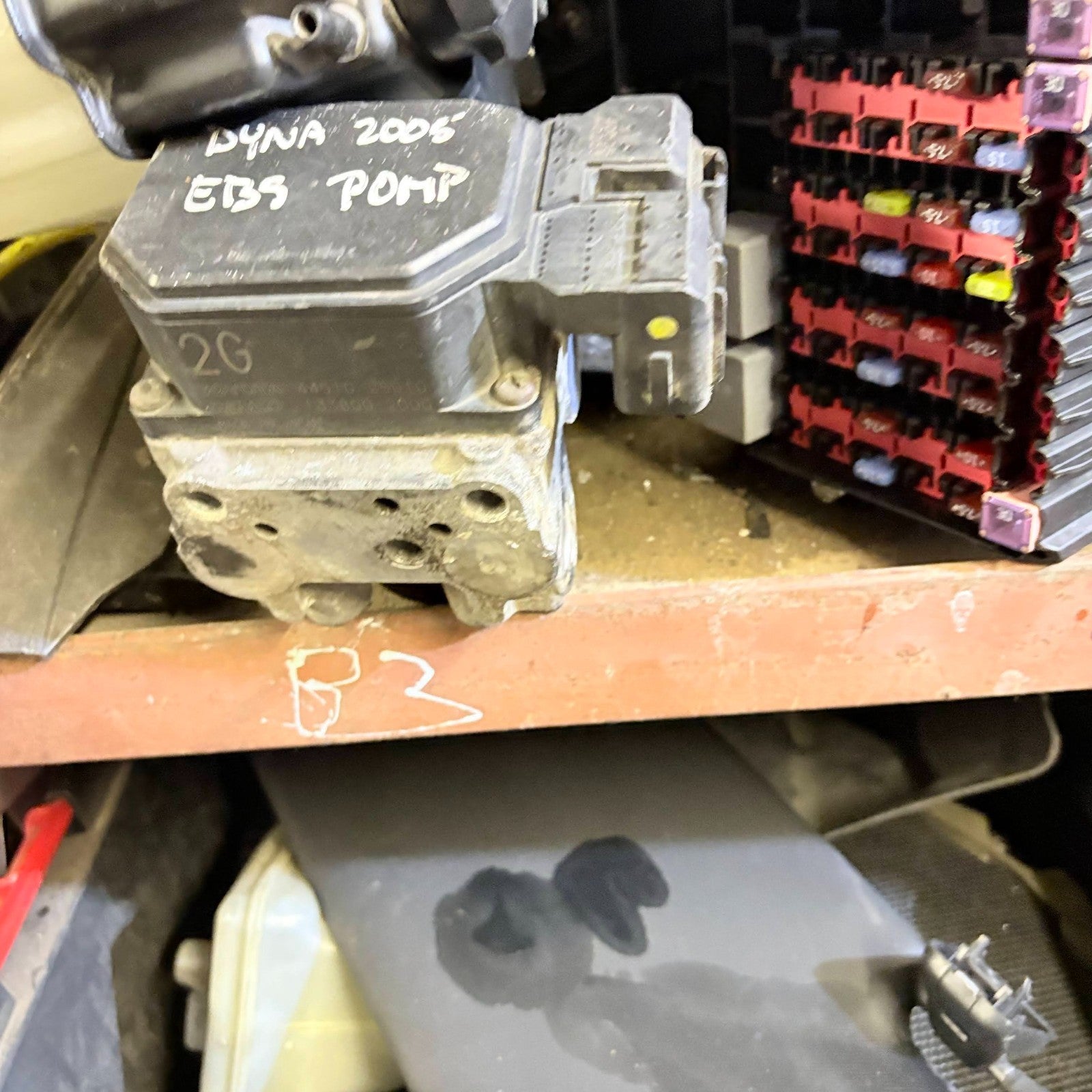 Ford Fiesta 2009 Fuse Box Control Unit 8V5T-14A005-KME