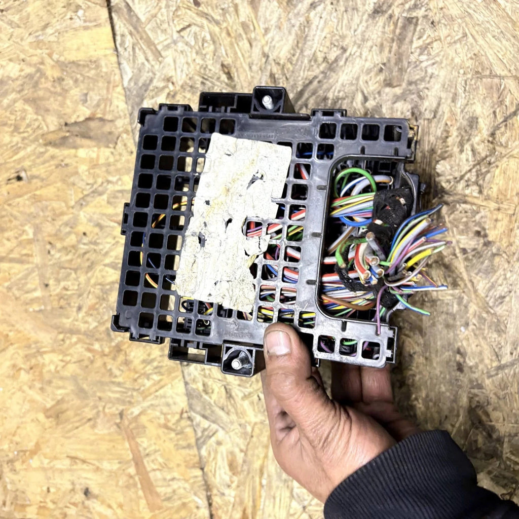FORD Fiesta Mk7 2016 FUSE BOX F1BT-14A005-YNA