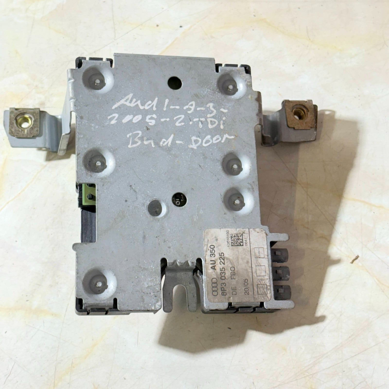 Audi A3 8P 3DR 2004-2007 Radio Aerial Antenna Amplifier Signal Booster 8P3035225