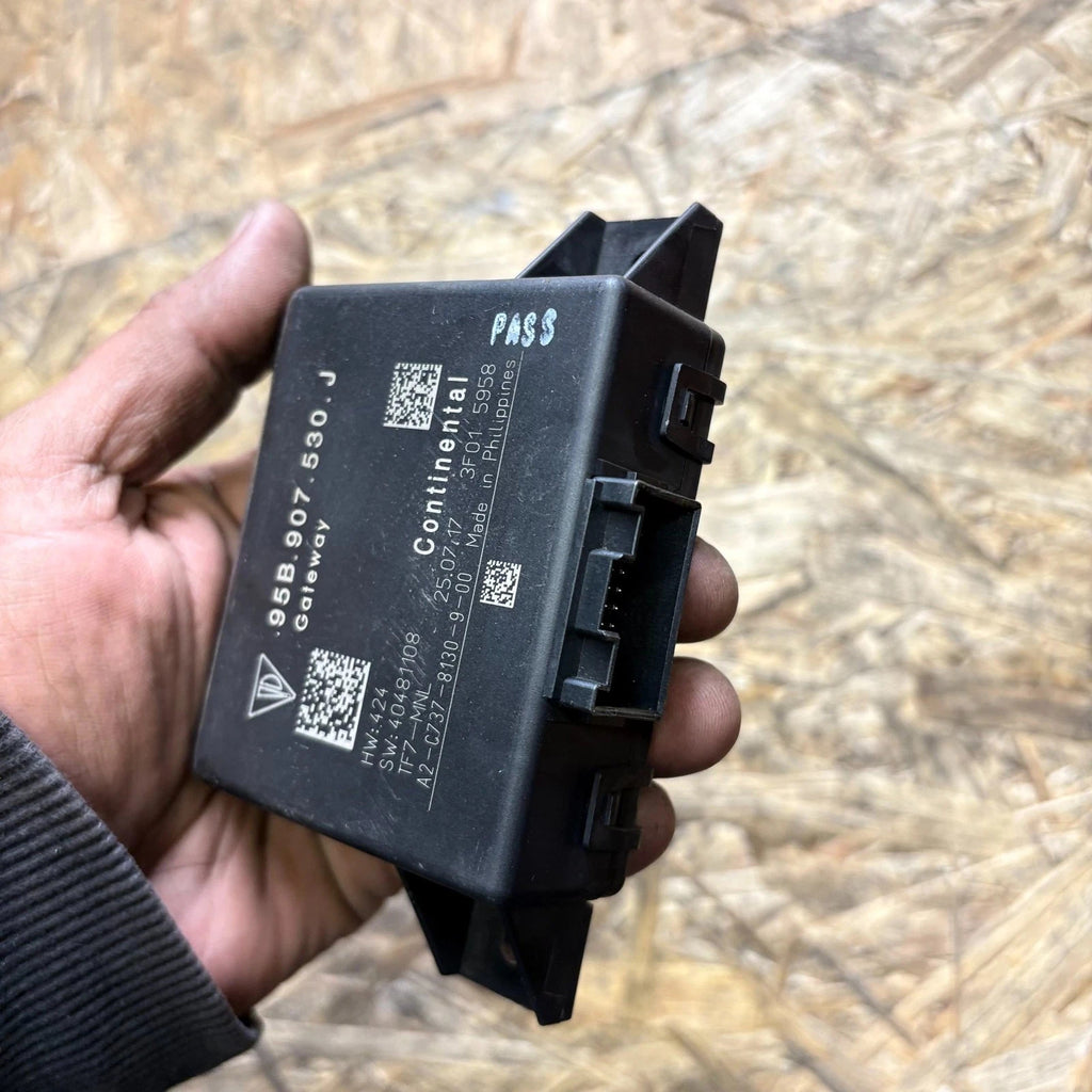 PORSCHE MACAN 95B Gateway Control Unit 95B.907.530.J