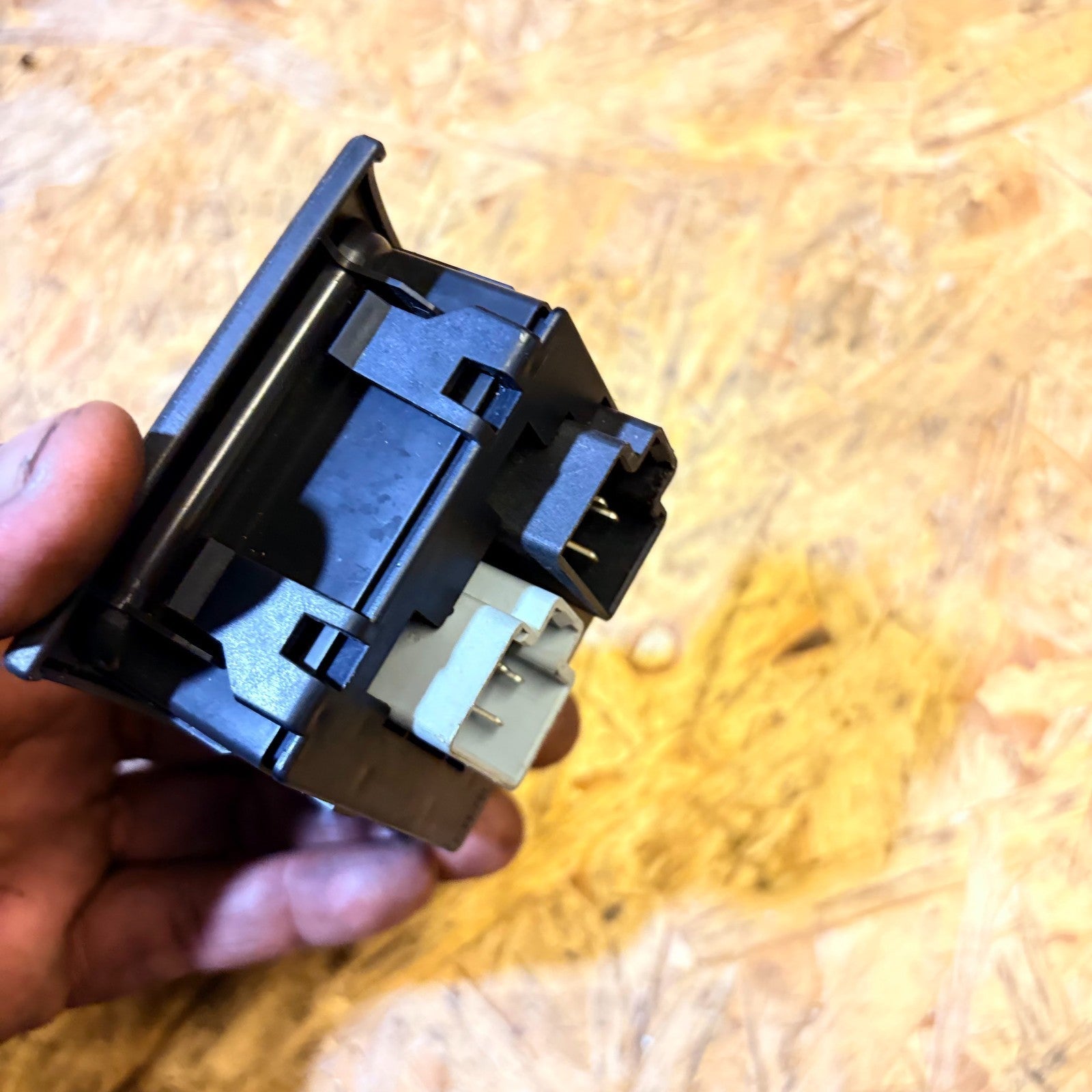 Chrysler PT Cruiser 2.4 2-WAY electric rear window switch pack