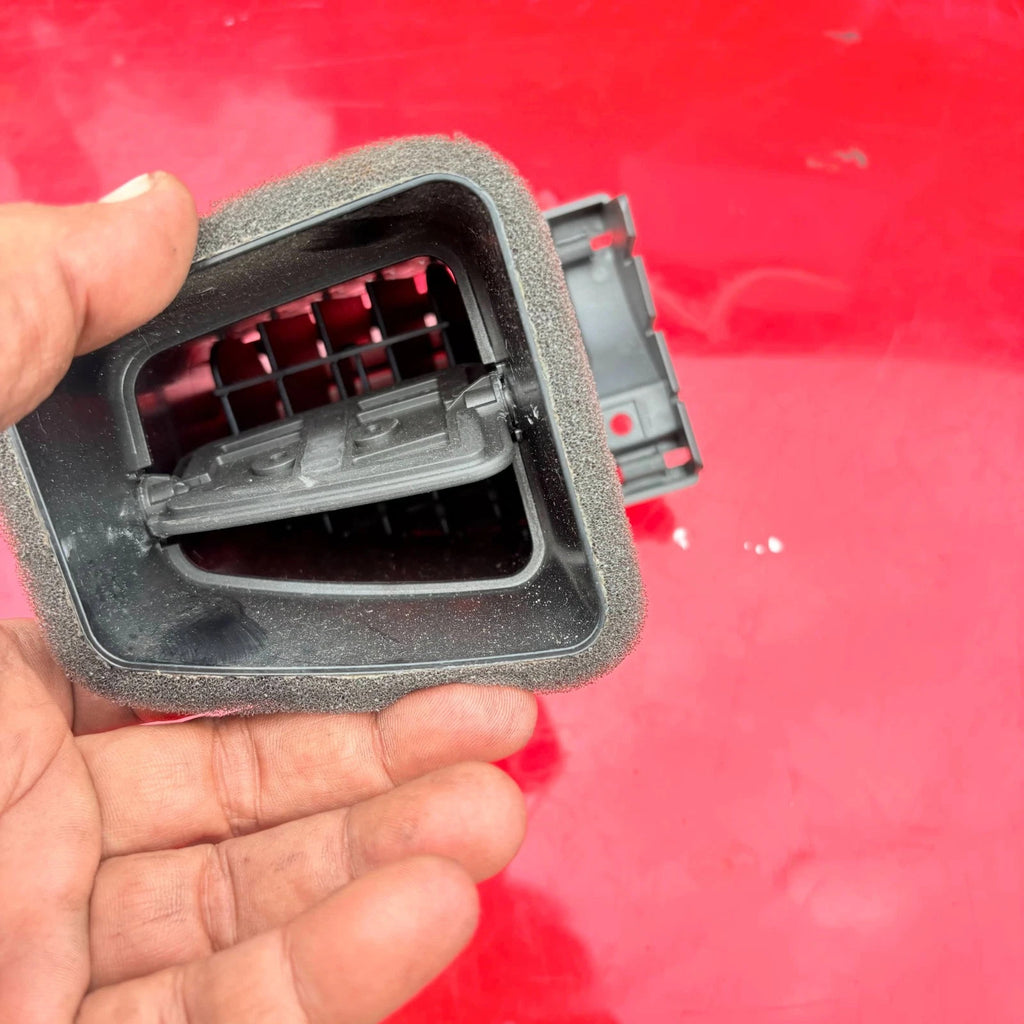 Jaguar S-Type 1999-2008 Front Passenger Dash Air Vent 2R8319C893