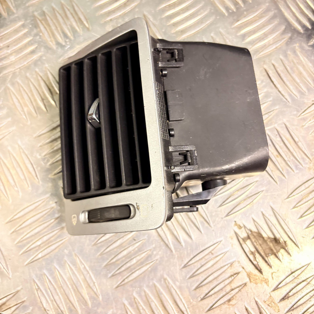 Peugeot 307 Driver Right Front Air Vent Heater Grill Louvre O/S/F 01-08
