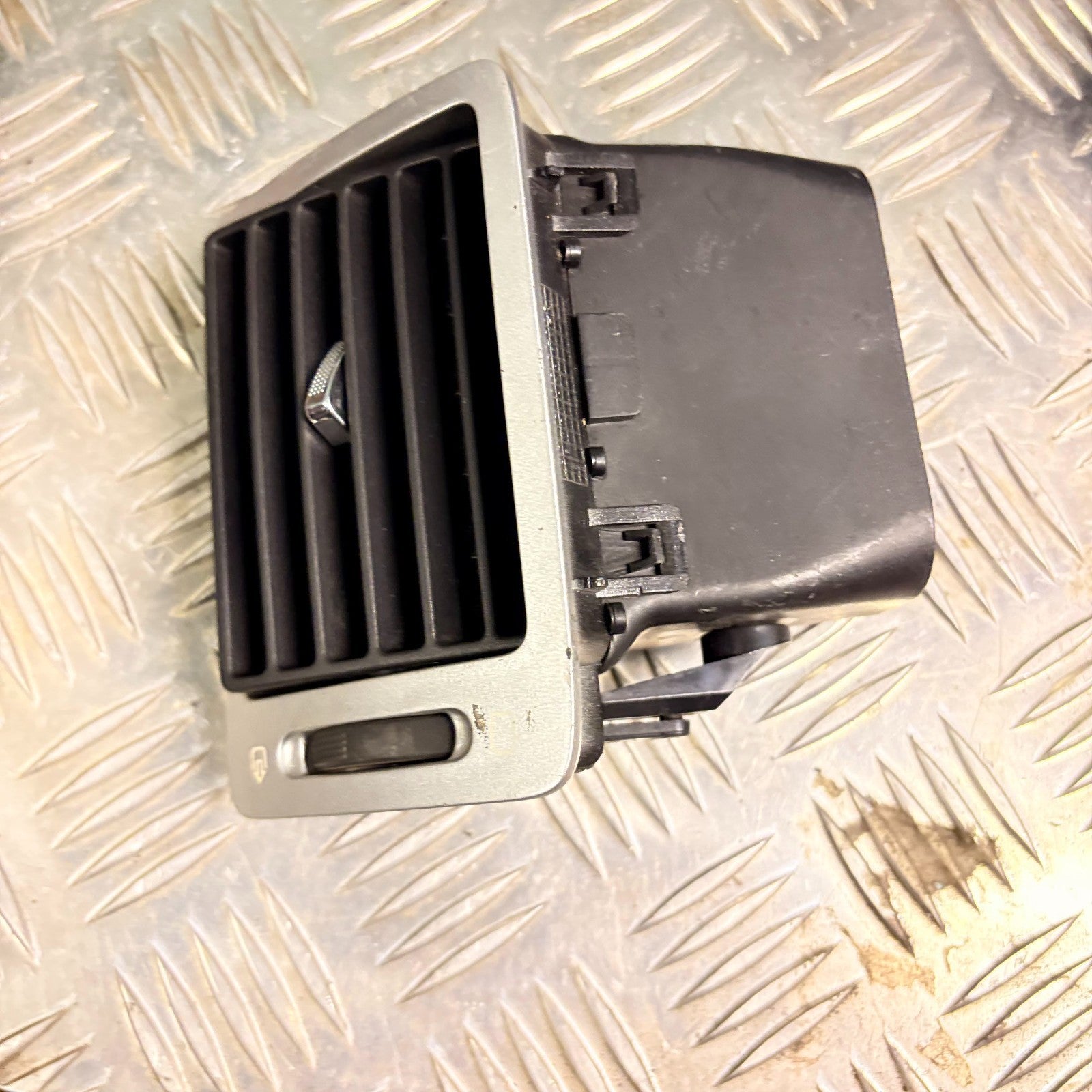 Peugeot 307 Driver Right Front Air Vent Heater Grill Louvre O/S/F 01-08