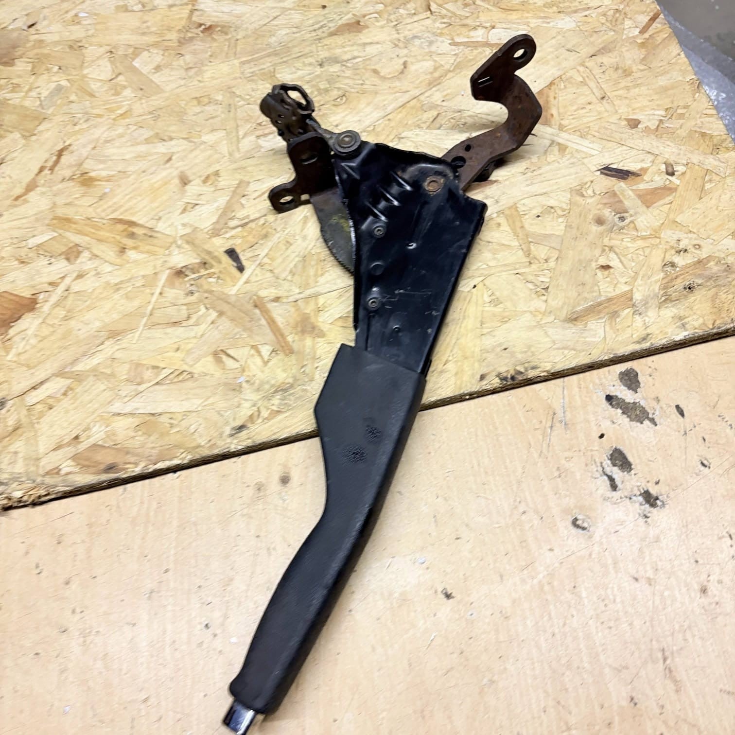 Hand Brake Lever for Skoda Superb UK706515-81 2002