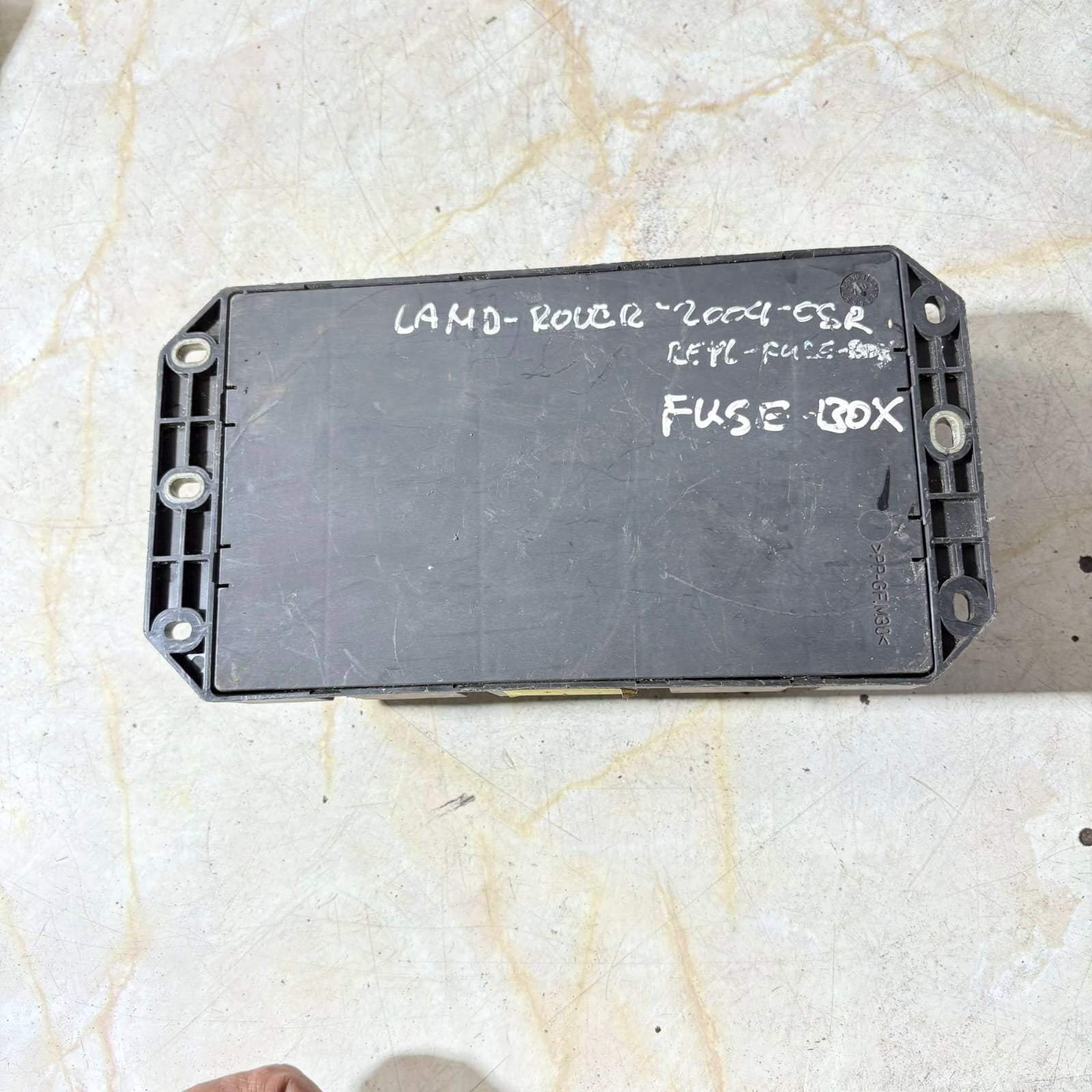 Land Rover L322 Driver rear Fuse Box YQE500290 Ref HG54 2009