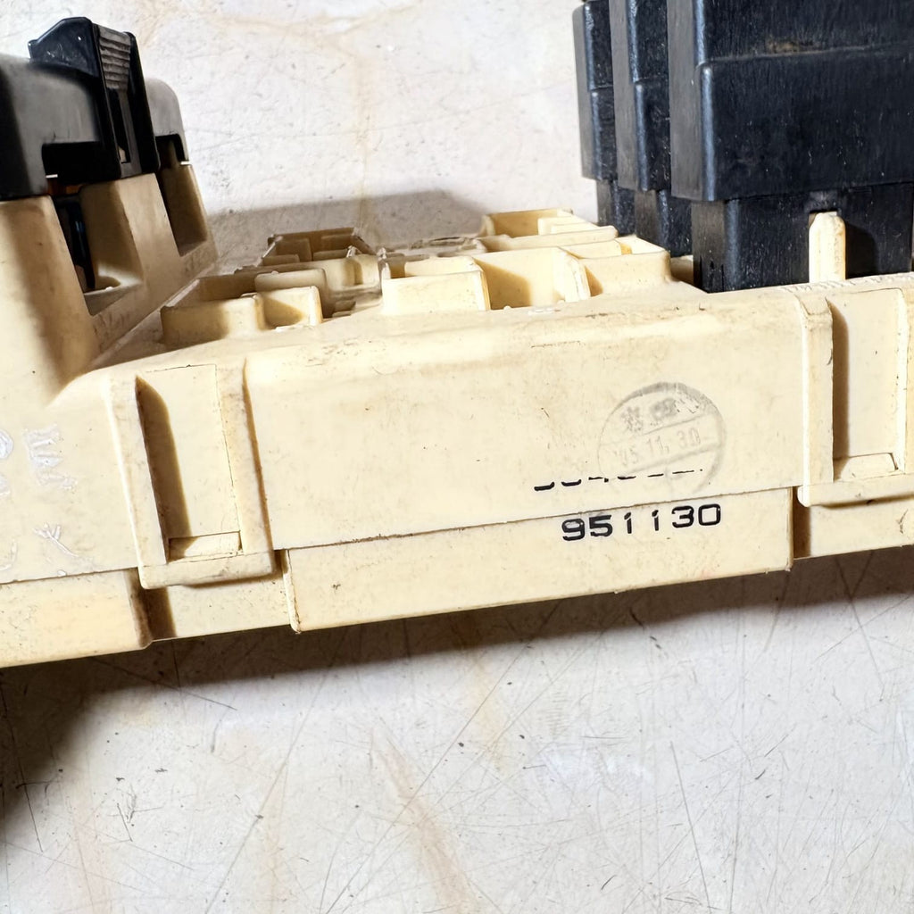Subaru Impreza WRX STI GC8 Interior Dash Fuse Box Joint Box 1996-1997 RHD