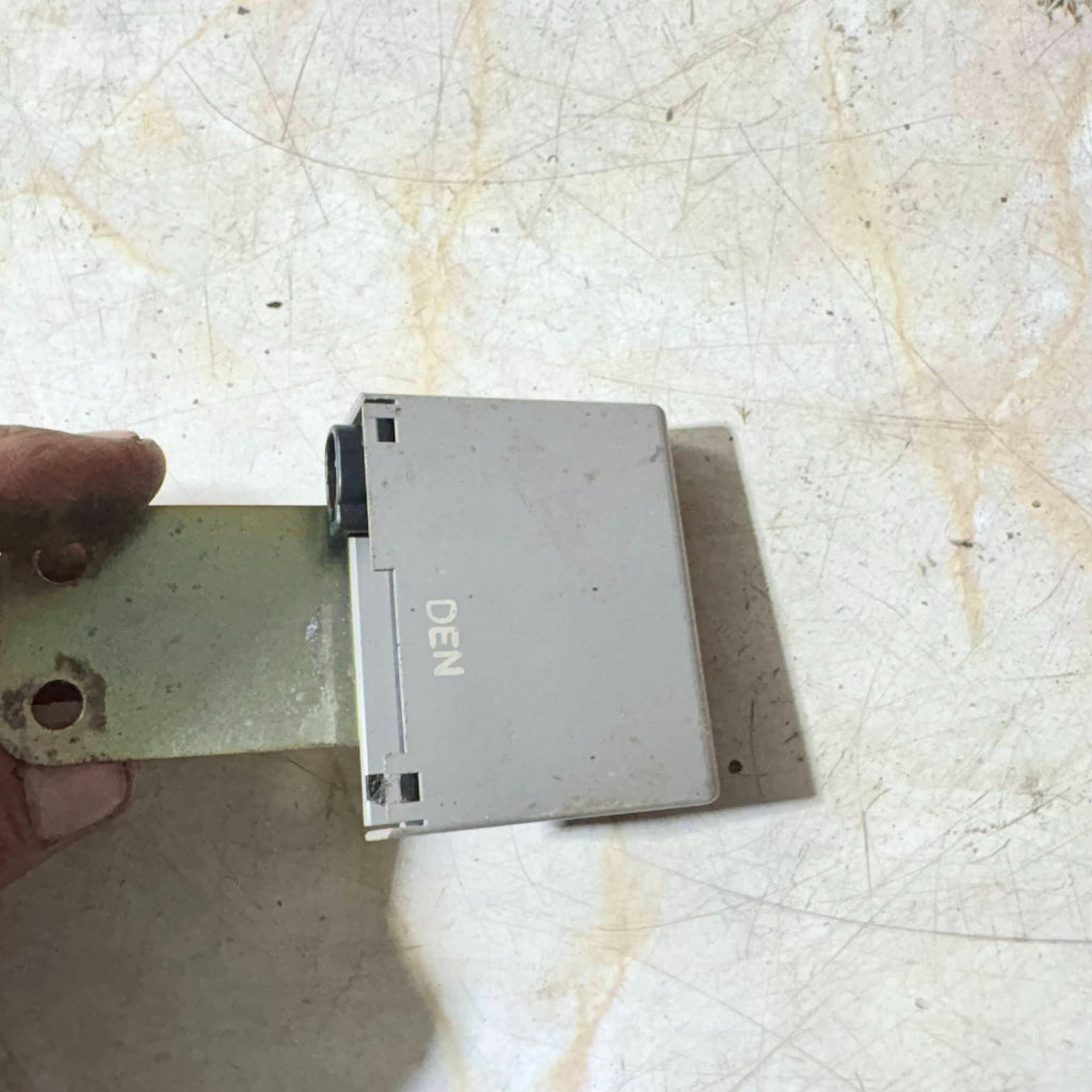 Nissan Cube 2009-2011 Drivers Right Side Front Door Module