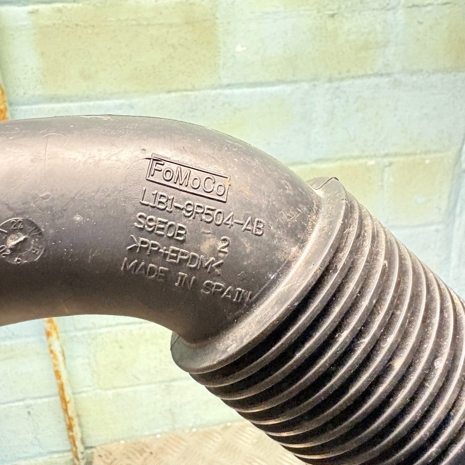 2017-2022/Ford (Fiesta)/Air Intake Pipe/1.0L Petrol/L1B1-9R504-AB